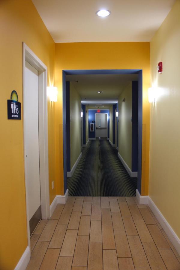 Spark By Hilton Victoria Extérieur photo